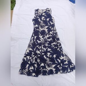 Ann Taylor Blue and White Floral Dress Size Small Pre-owned